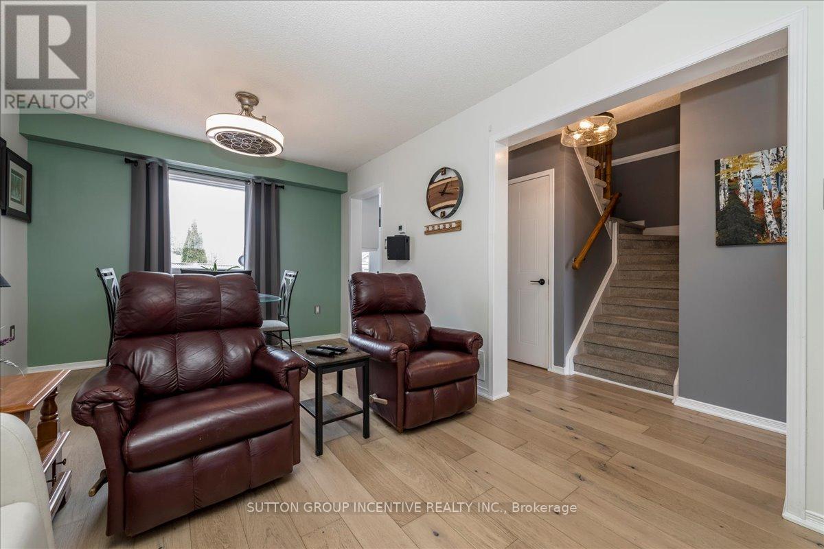 392 Big Bay Point Road, Barrie, Ontario  L4N 8A2 - Photo 9 - S12243468