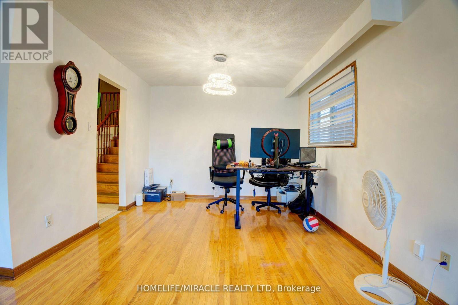 Property at 71 KINGSVIEW BOULEVARD image 5