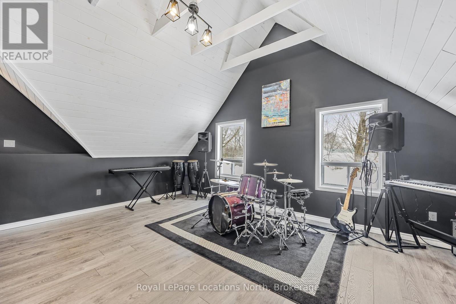 148 Marsh Street, Blue Mountains, Ontario  N0H 1J0 - Photo 20 - X12231336