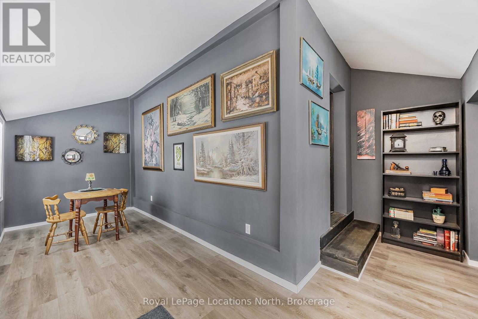 148 Marsh Street, Blue Mountains, Ontario  N0H 1J0 - Photo 8 - X12231336