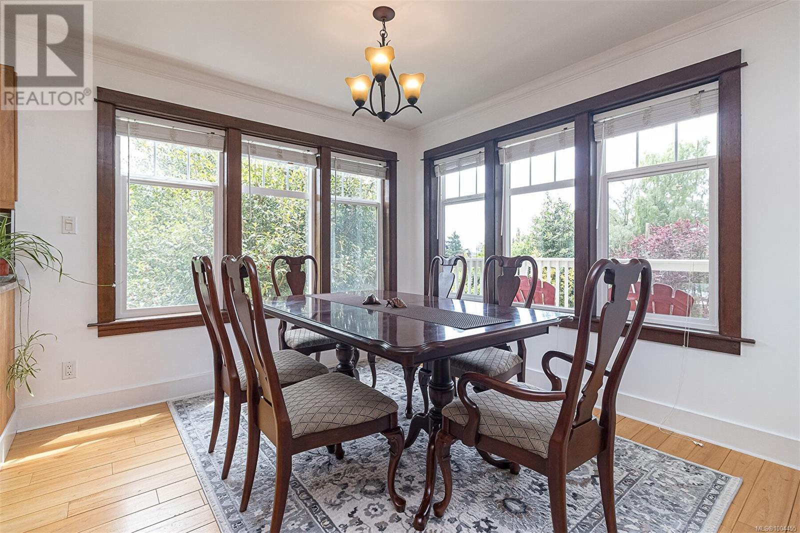 Property at 281 Bessborough Ave image 2
