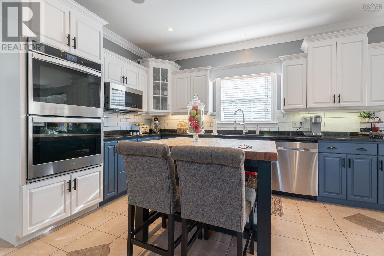 Property at 75 Wessex Hill image 3
