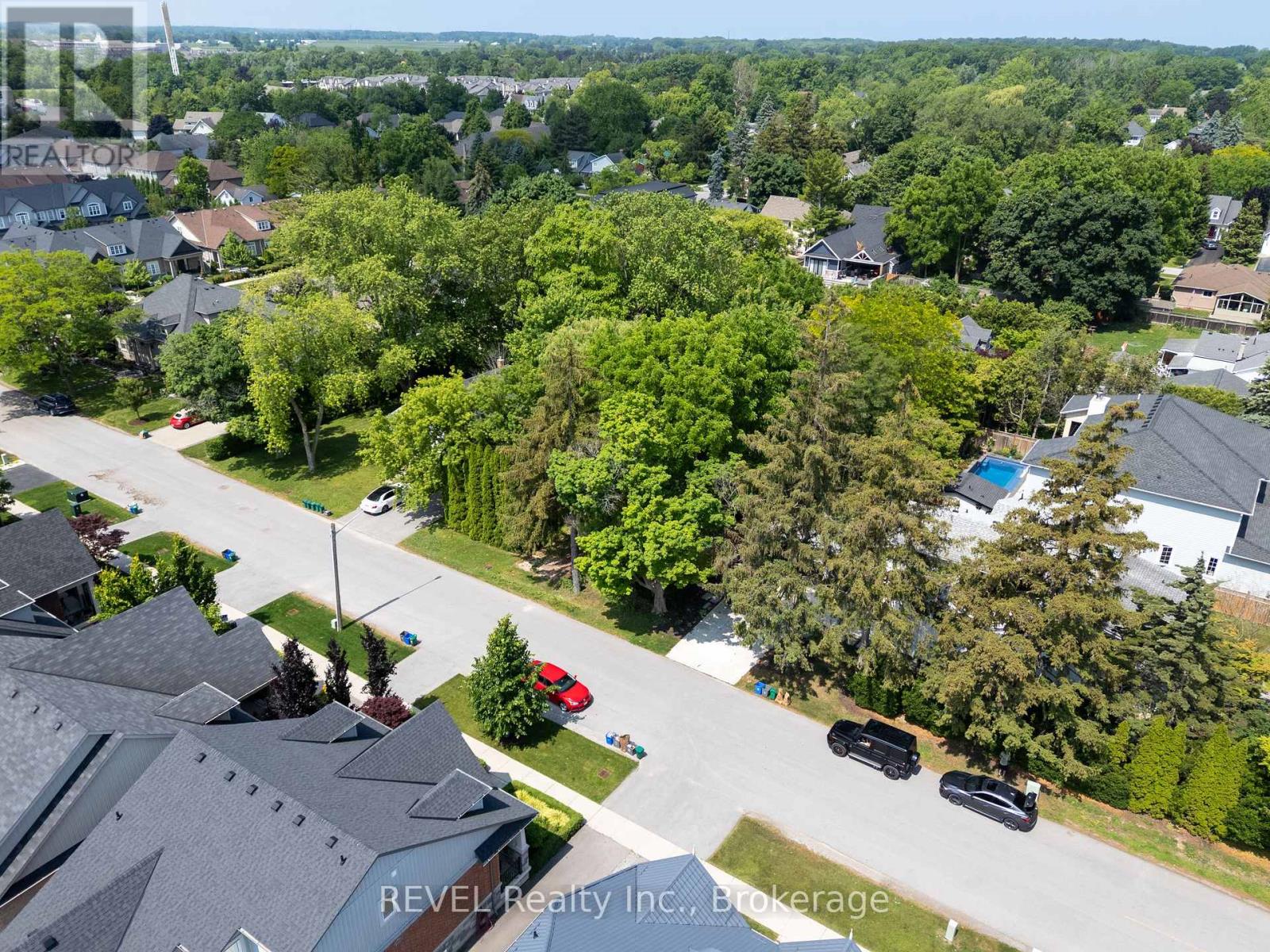 517 Gate Street, Niagara-On-The-Lake (Town), Ontario  L0S 1J0 - Photo 4 - X12243523