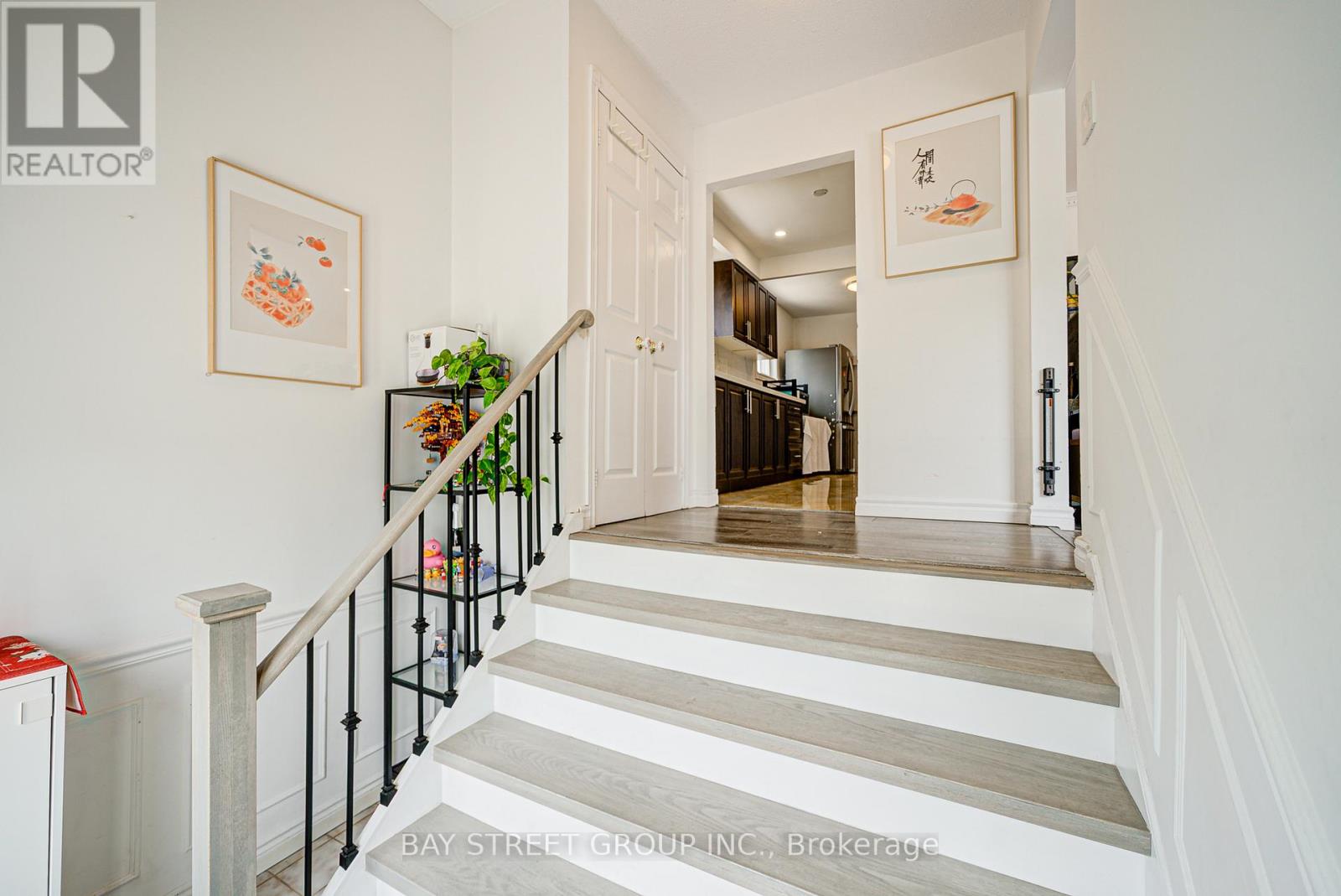 Property at 64 RAKEWOOD CRESCENT image 5