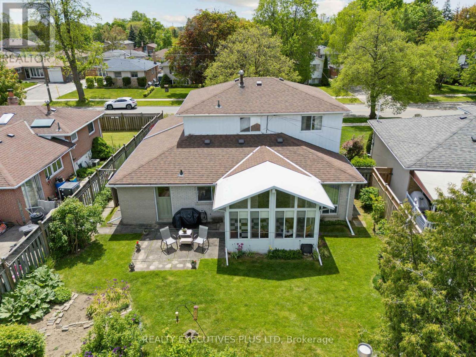 Property at 10 PERGOLA ROAD image 2