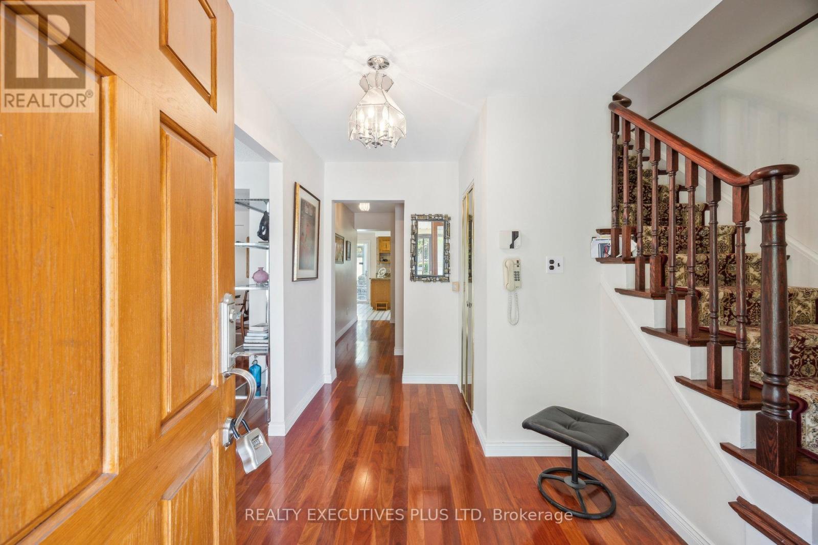 Property at 10 PERGOLA ROAD image 5