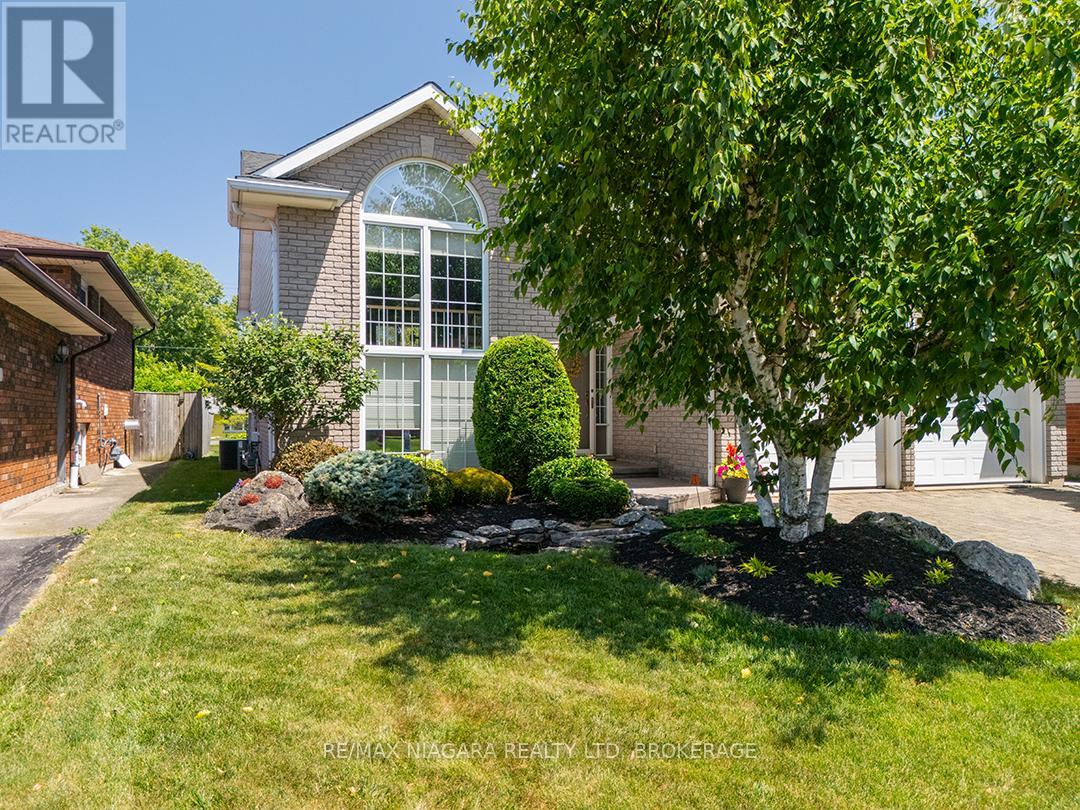 Property at 19 BARTOK CRESCENT image 3