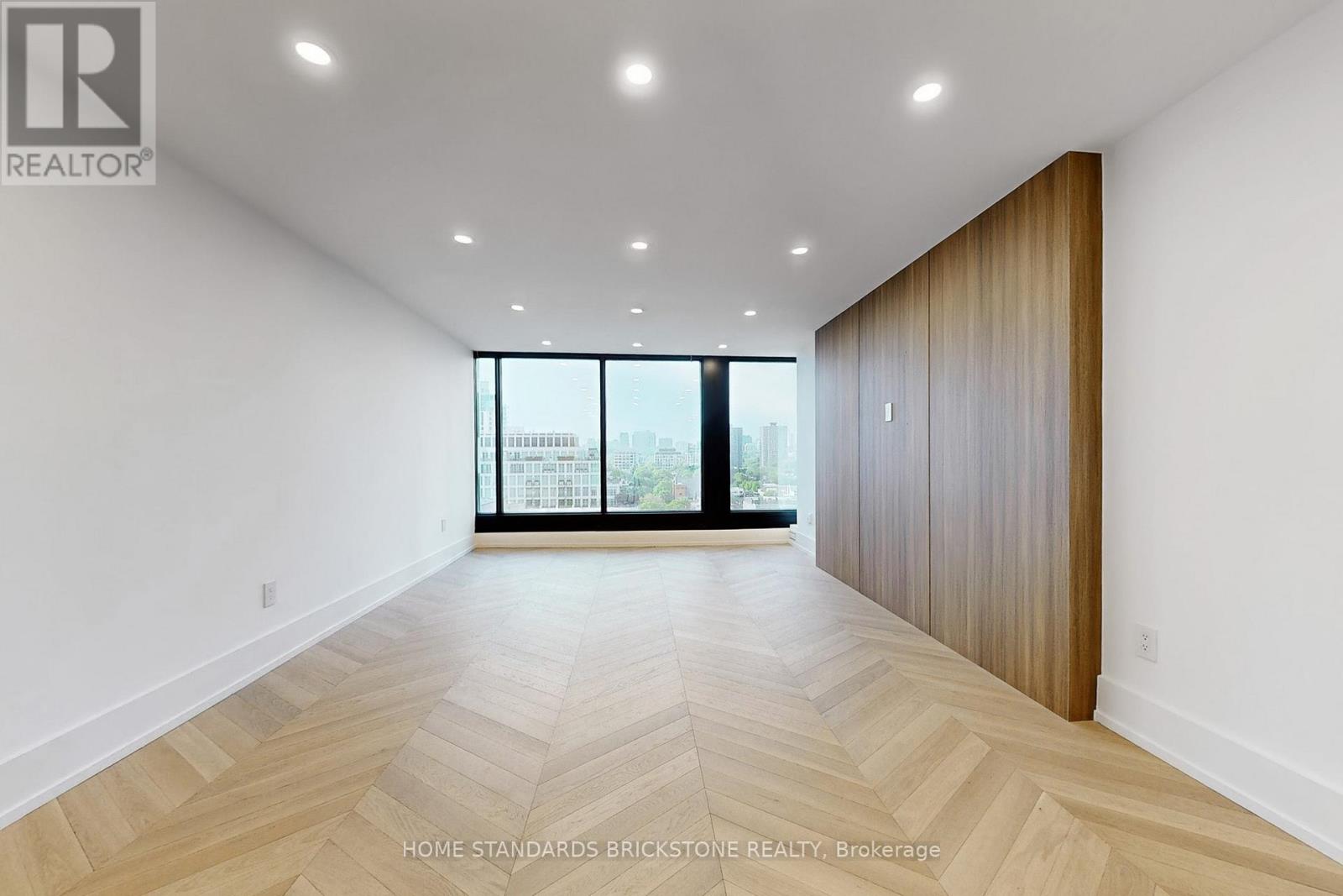 1009 - 110 Bloor Street W, Toronto, Ontario  M5S 2W7 - Photo 17 - C12243567