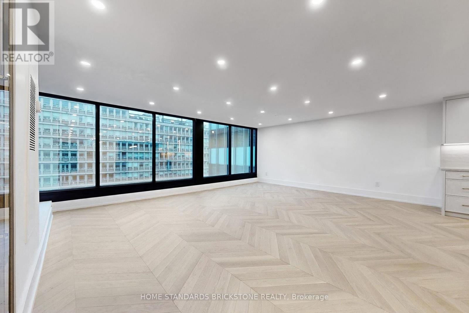 Property at 1009 - 110 BLOOR STREET W image 3