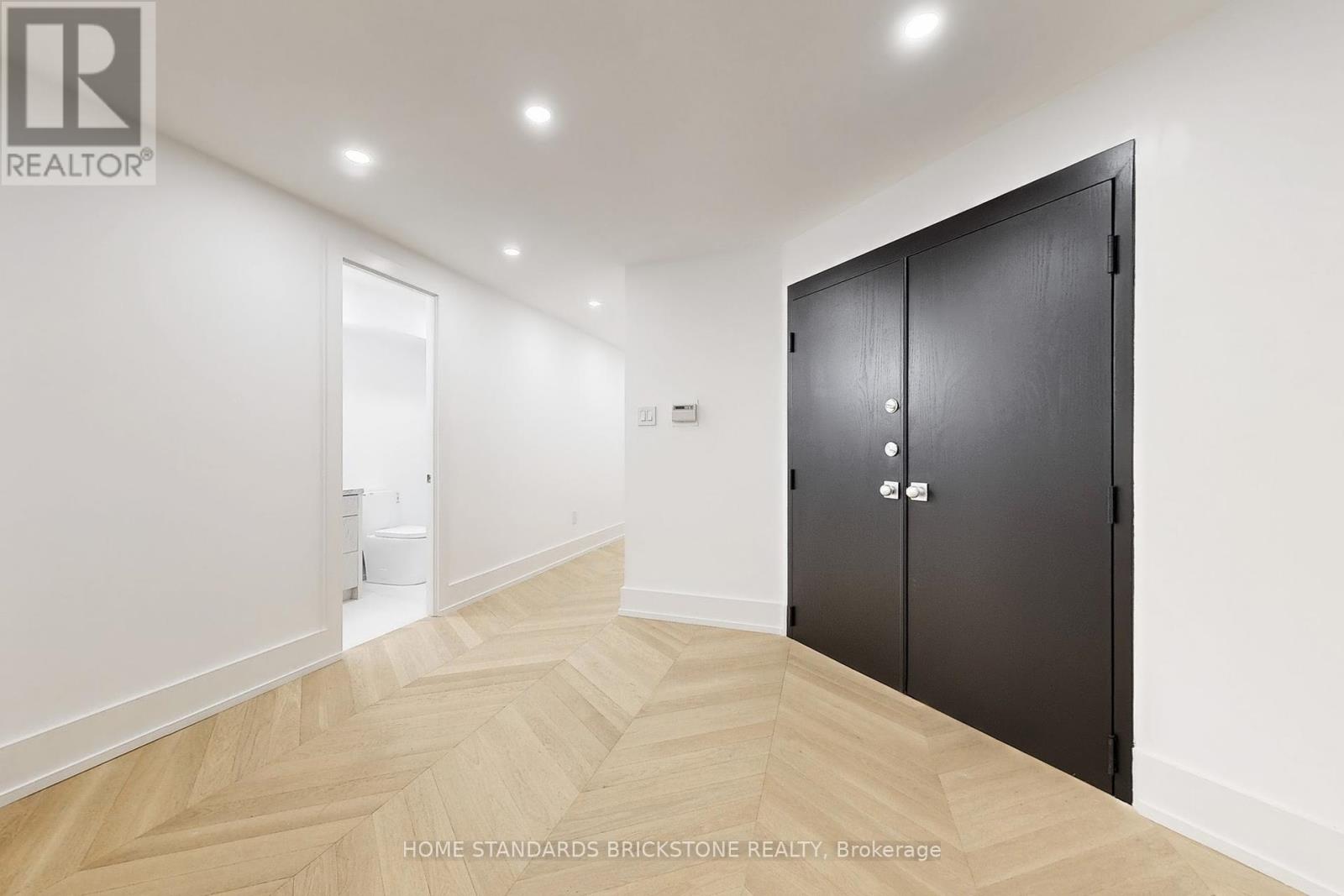 1009 - 110 Bloor Street W, Toronto, Ontario  M5S 2W7 - Photo 33 - C12243567