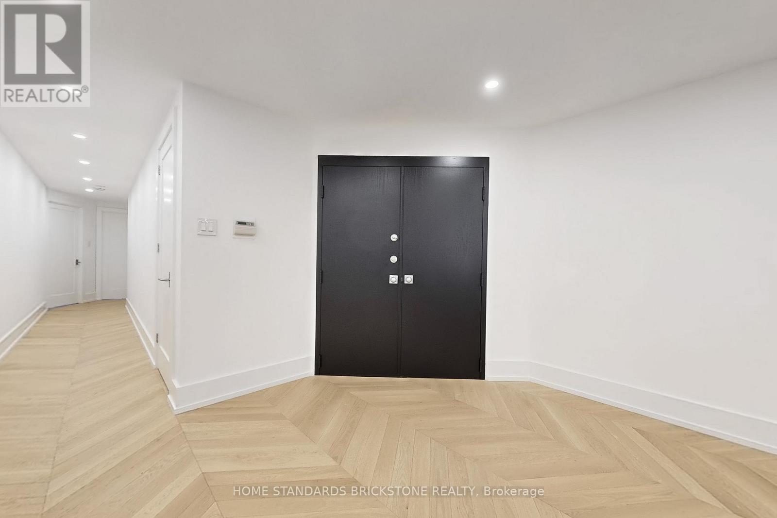 1009 - 110 Bloor Street W, Toronto, Ontario  M5S 2W7 - Photo 34 - C12243567