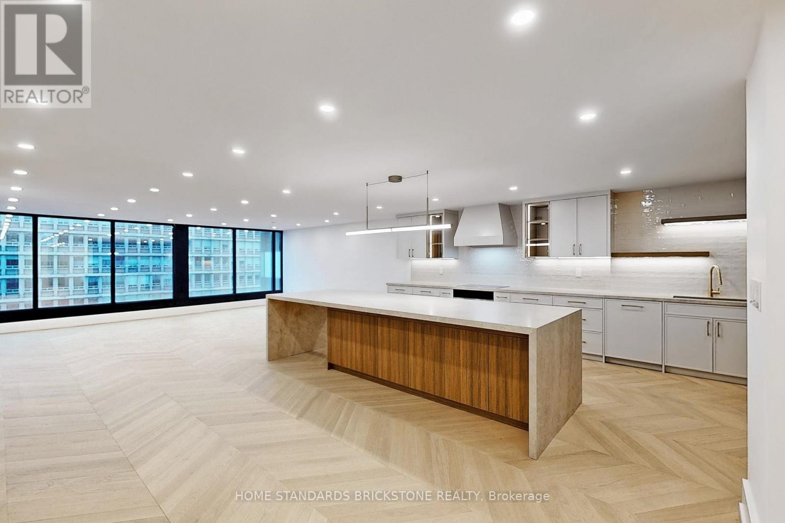 1009 - 110 Bloor Street W, Toronto, Ontario  M5S 2W7 - Photo 8 - C12243567