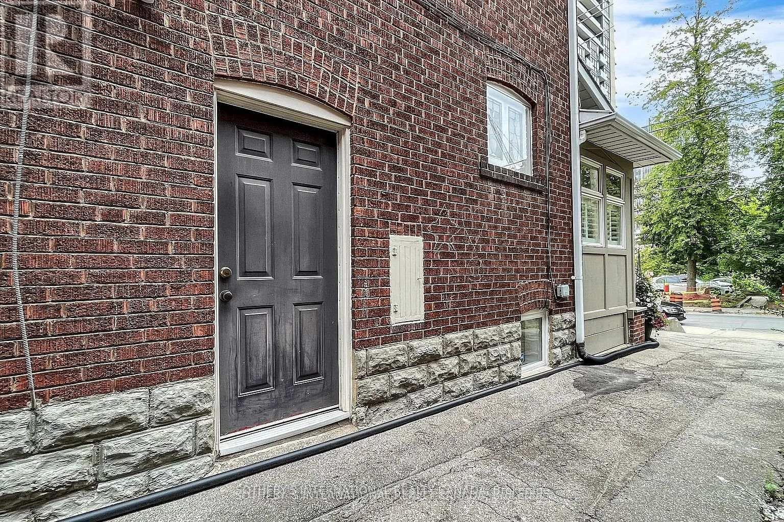 Property at 182 DUPLEX AVENUE image 5