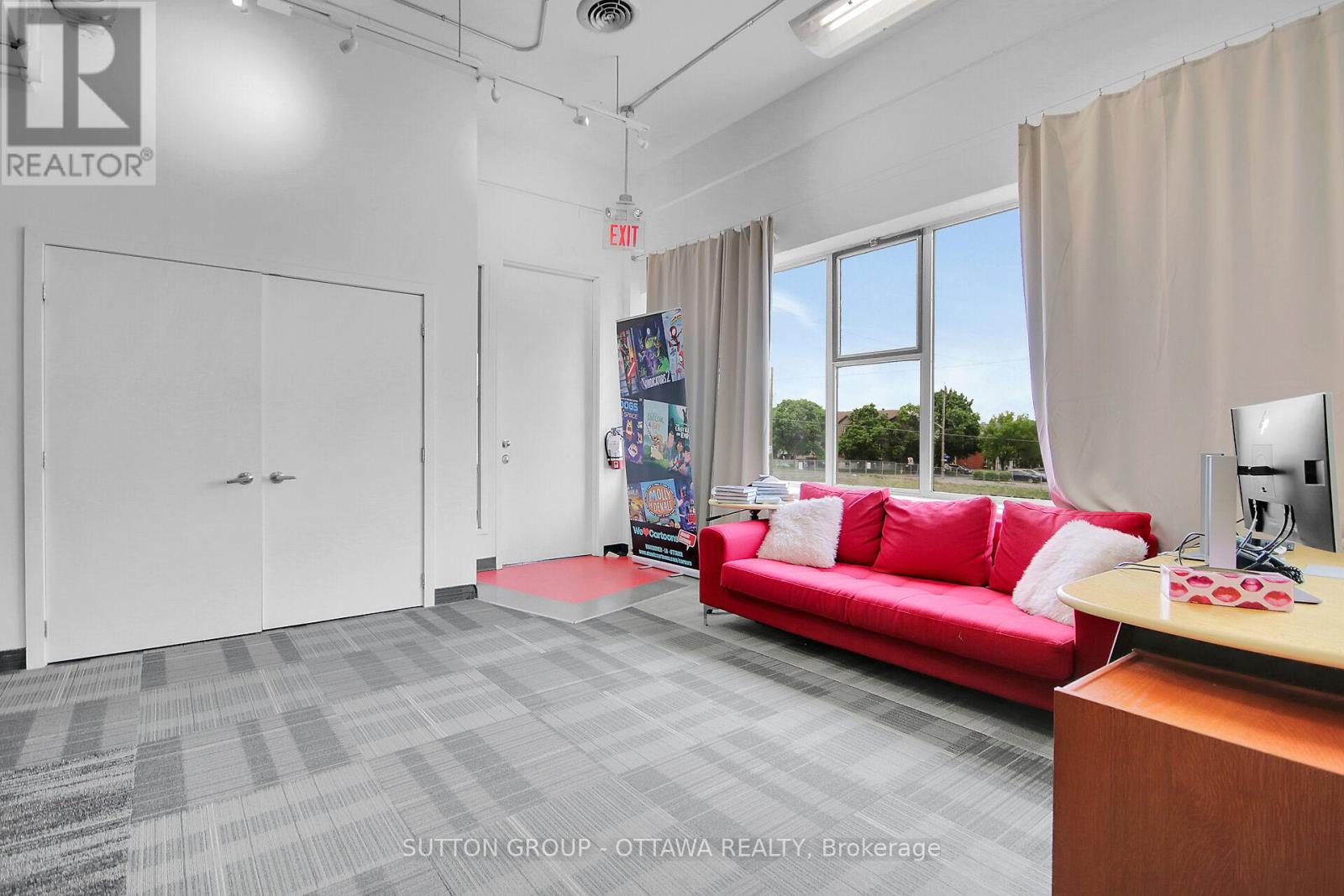 200 - 981 Wellington Street, Ottawa, Ontario  K1Y 2Y1 - Photo 2 - X12243589