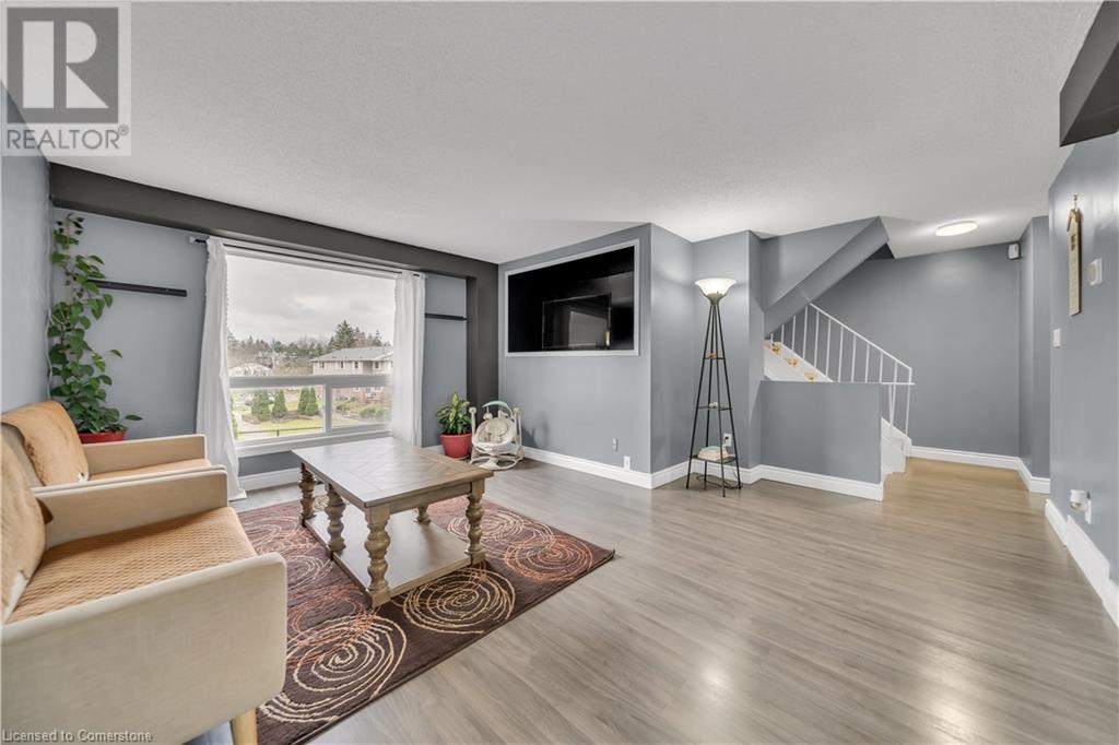 Property at 648 DOON VILLAGE Road Unit# 10 image 5