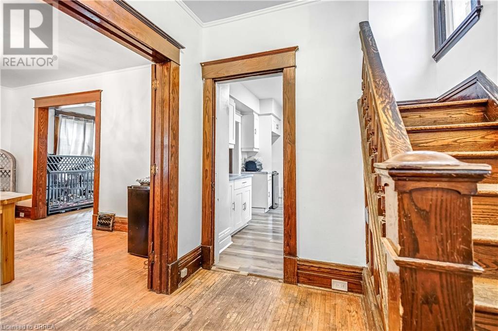 Property at 94 PEEL Street image 3