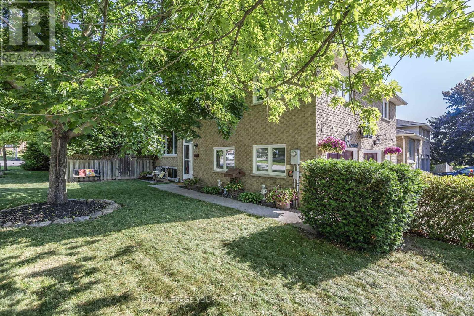 Property at 69 WOOD CRESCENT image 4
