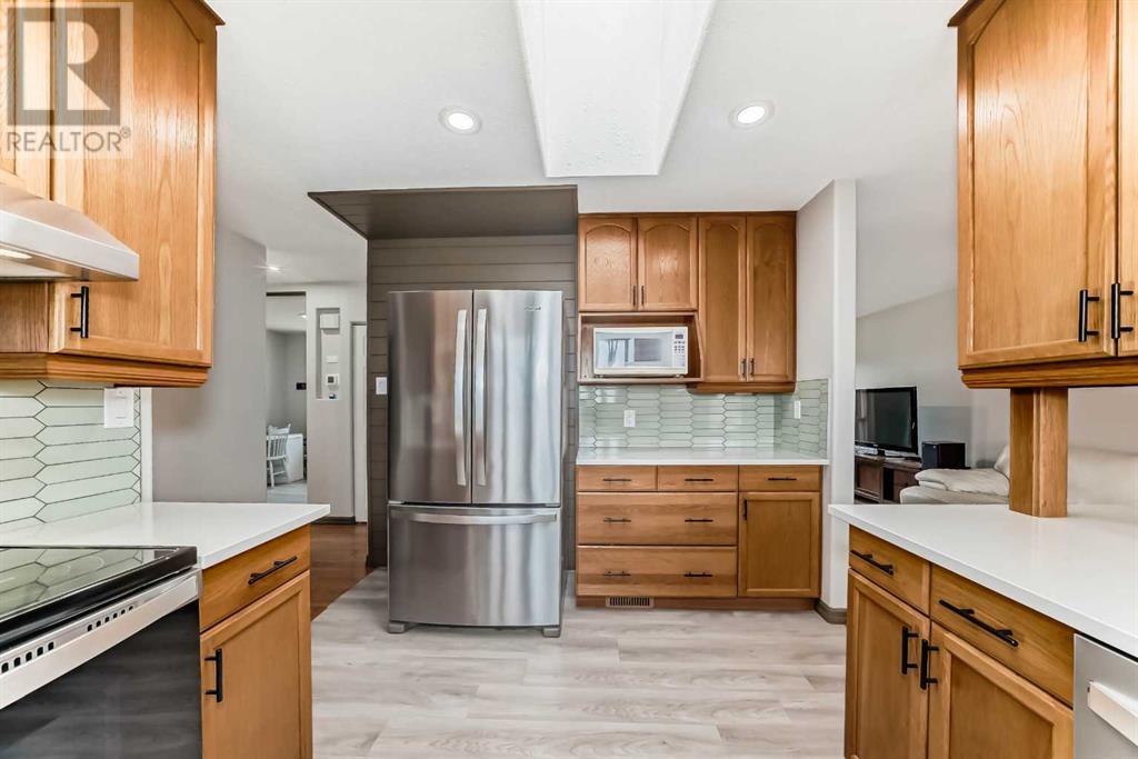 Property at 5340 Lakeview Drive SW image 3