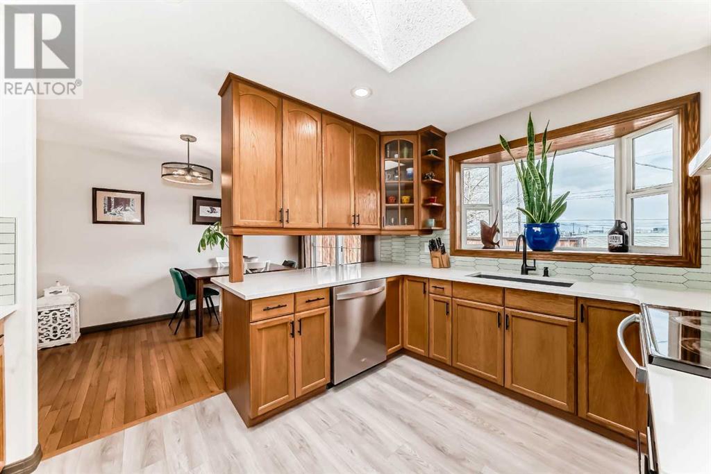 Property at 5340 Lakeview Drive SW image 1
