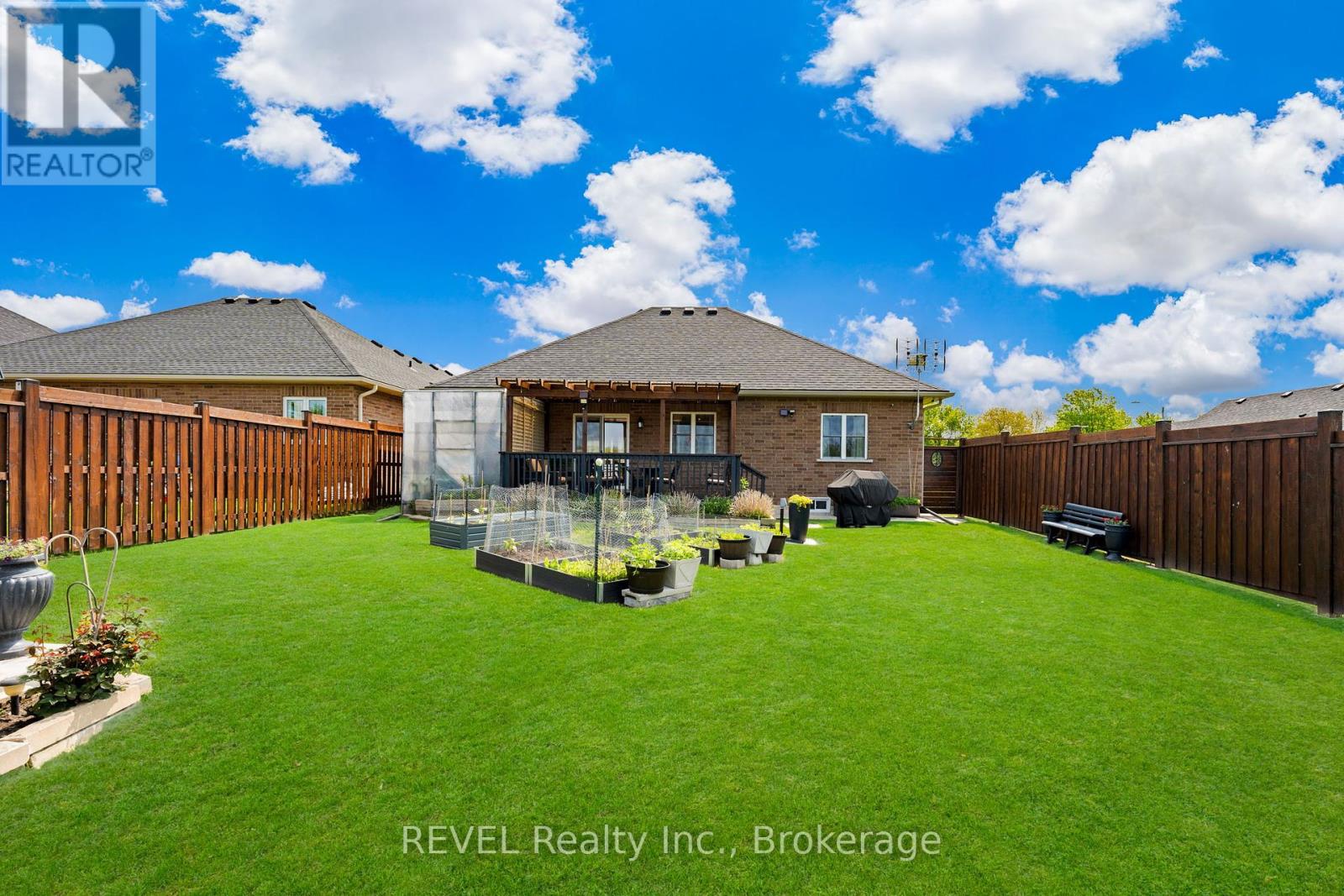 181 Hetram Court, Fort Erie, Ontario  L0S 1B0 - Photo 41 - X12243659