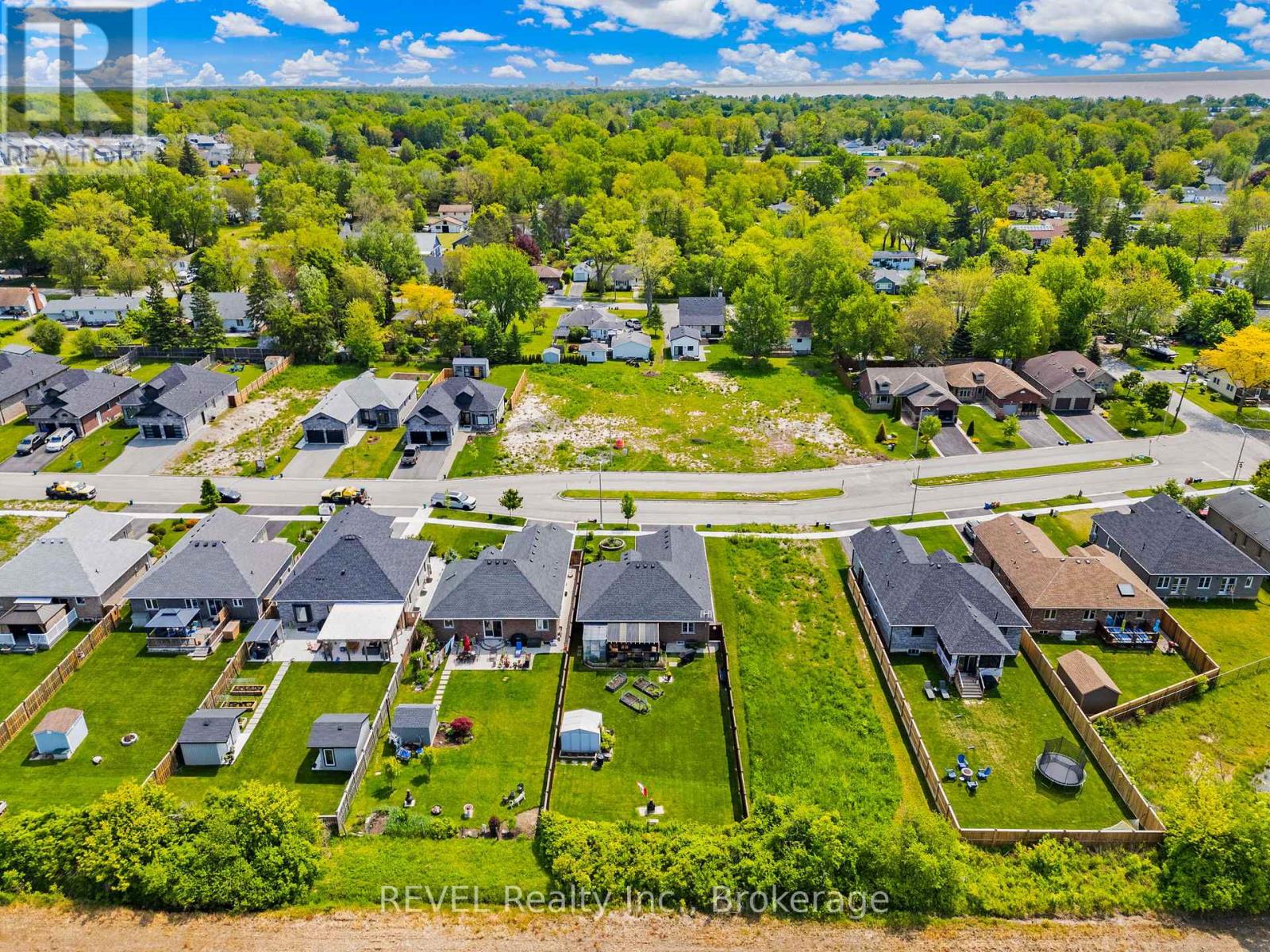 181 Hetram Court, Fort Erie, Ontario  L0S 1B0 - Photo 45 - X12243659