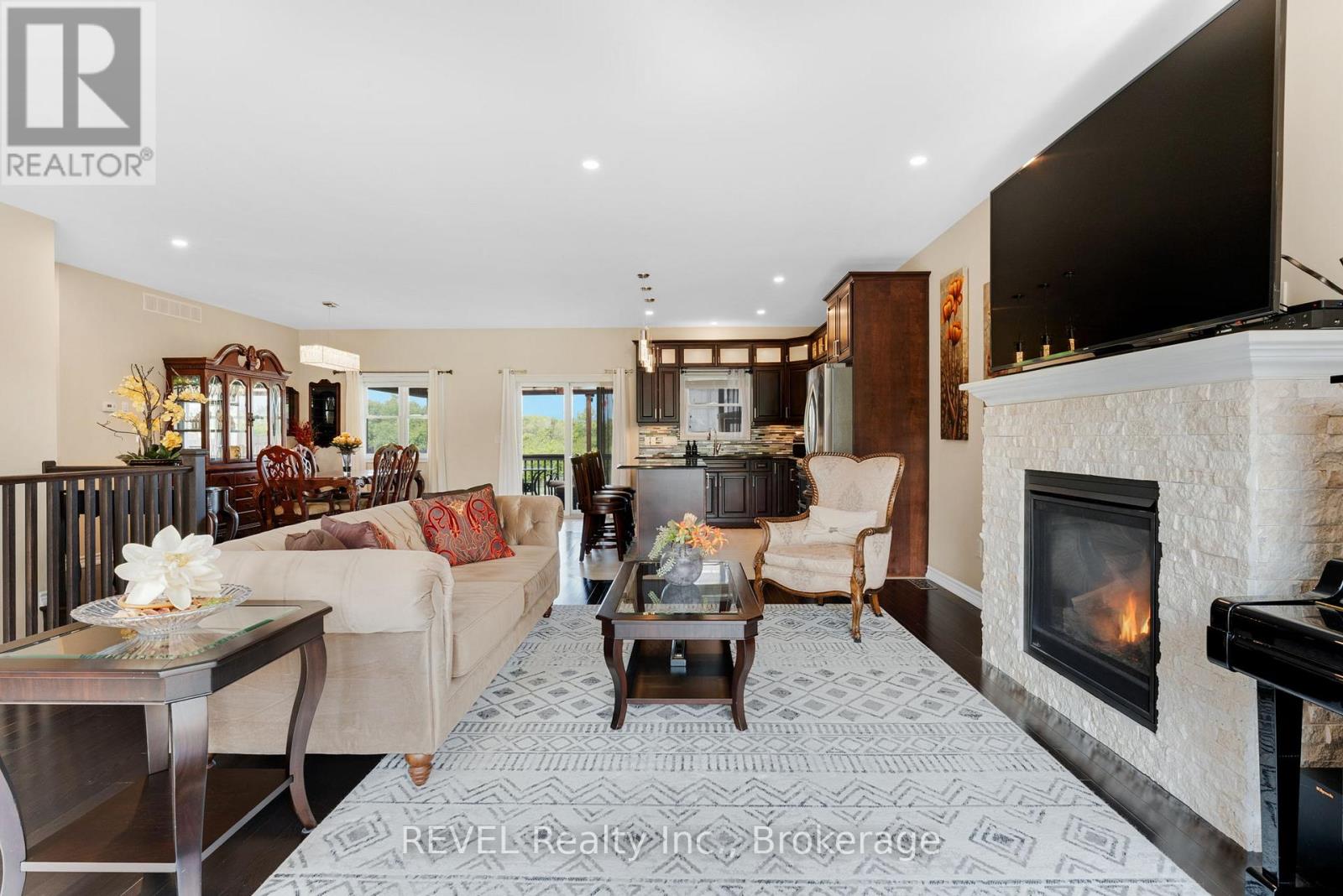 181 Hetram Court, Fort Erie, Ontario  L0S 1B0 - Photo 6 - X12243659