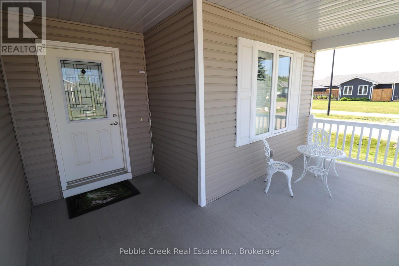 18 Windward Way N, Ashfield-Colborne-Wawanosh (Colborne Twp), Ontario  N7A 0B2 - Photo 3 - X12243649