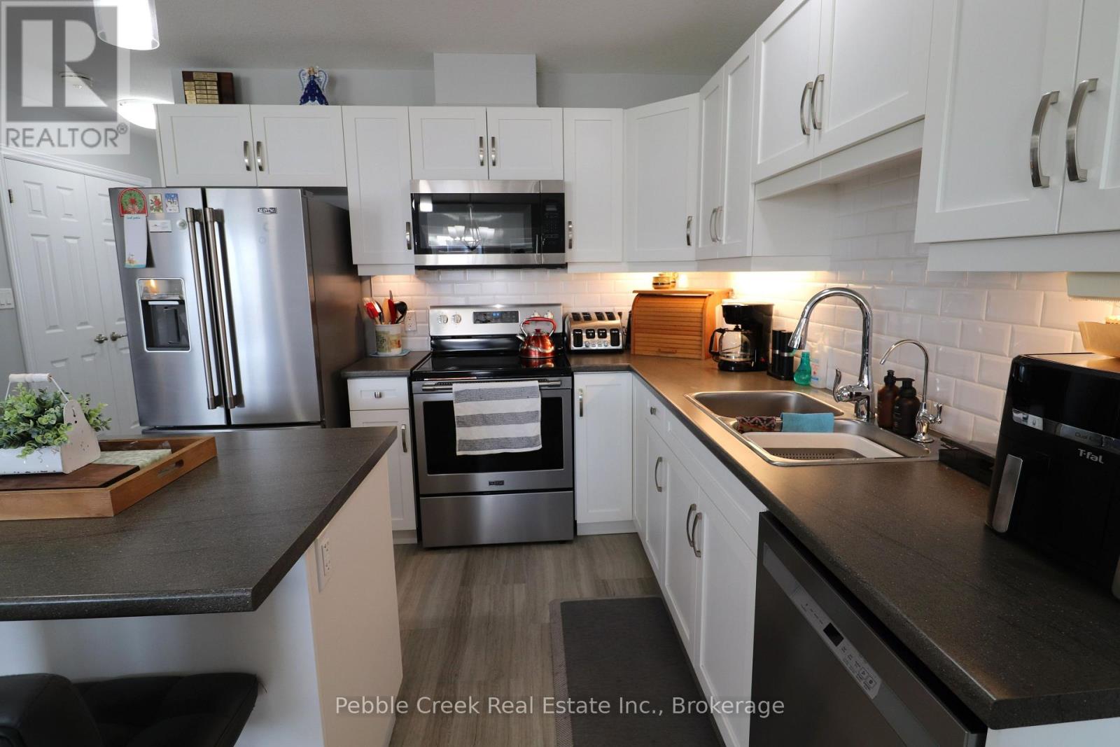 18 Windward Way N, Ashfield-Colborne-Wawanosh (Colborne Twp), Ontario  N7A 0B2 - Photo 8 - X12243649