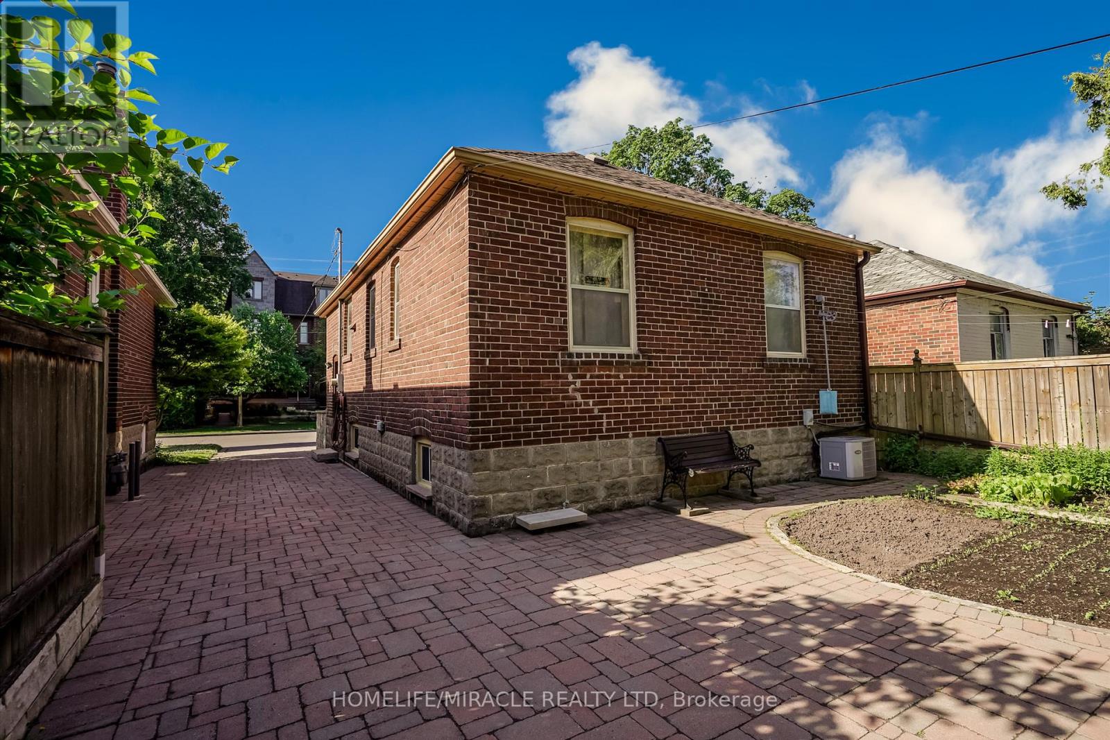 Property at 220 GLEN PARK AVENUE image 5