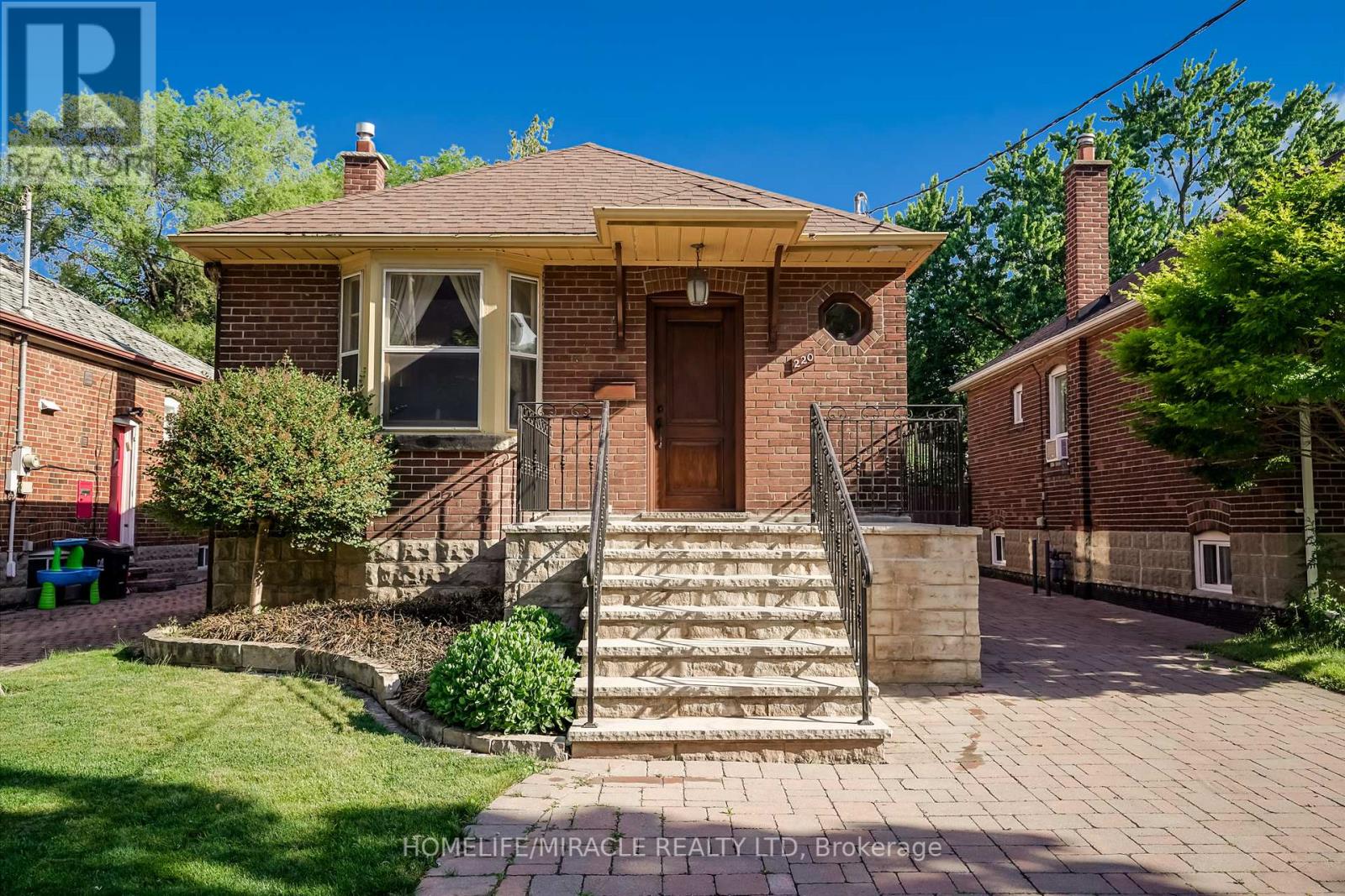 Property at 220 GLEN PARK AVENUE image 3