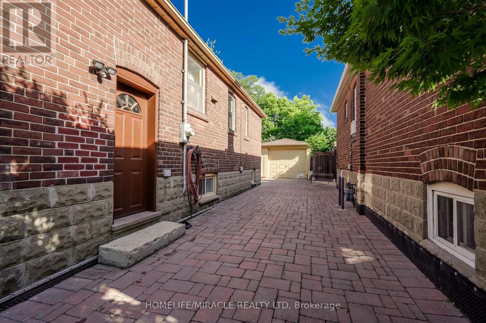 Property at 220 GLEN PARK AVENUE image 4