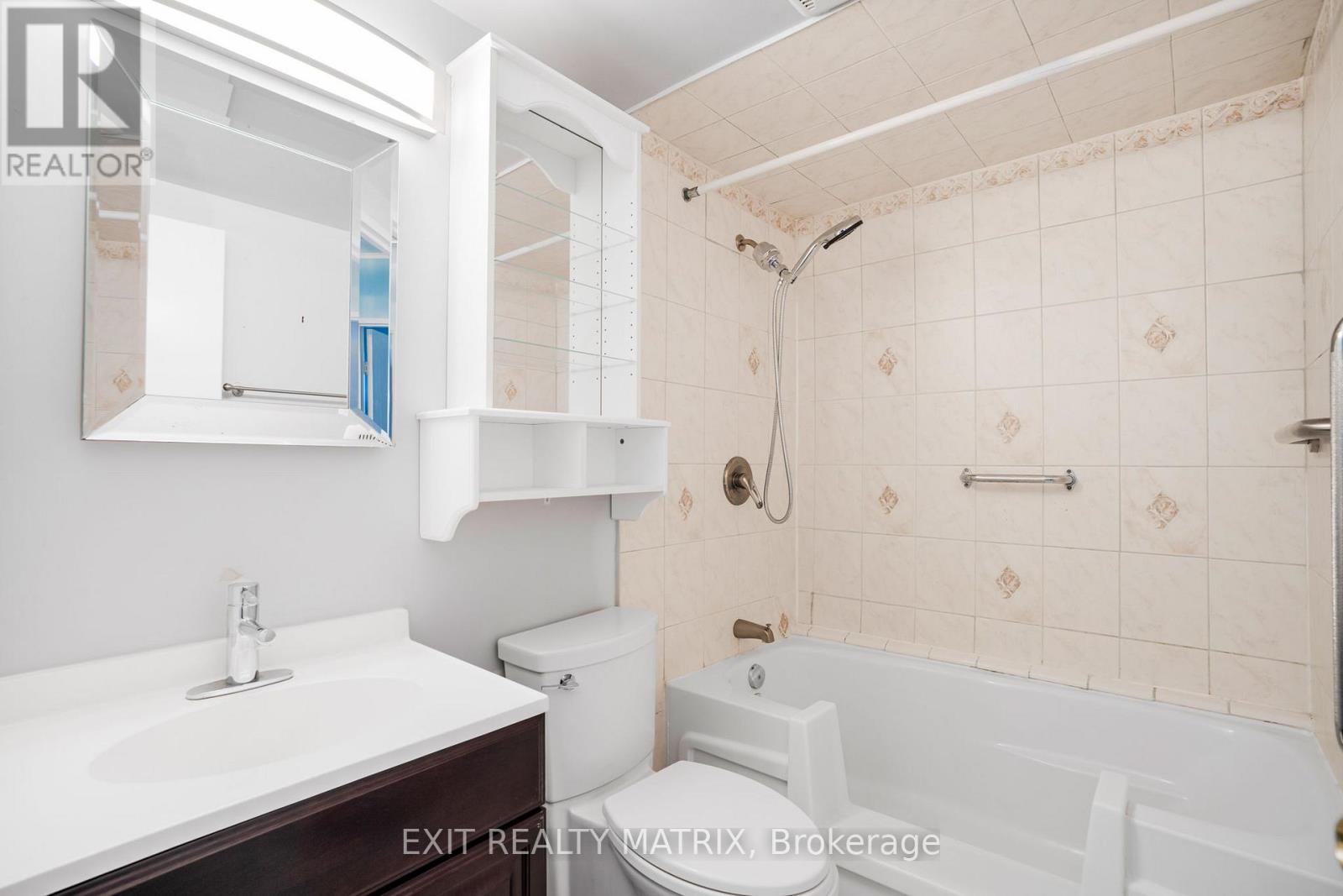 1005 - 2000 Jasmine Crescent, Ottawa, Ontario  K1J 8K4 - Photo 16 - X12243756