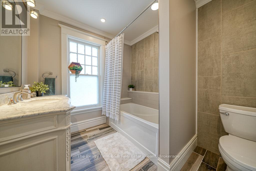 285 Ingersoll Avenue, Woodstock, Ontario  N4S 4W8 - Photo 24 - X12243731