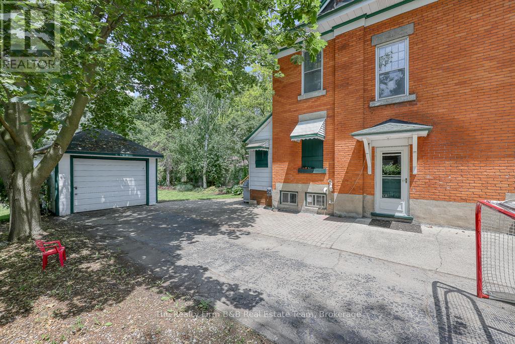 285 Ingersoll Avenue, Woodstock, Ontario  N4S 4W8 - Photo 44 - X12243731