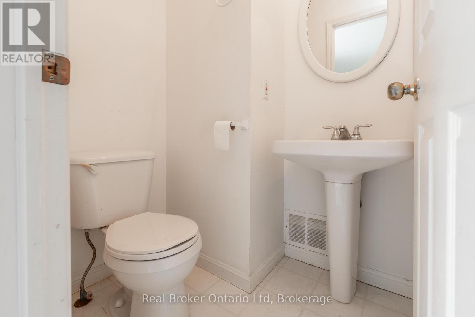 19 Sandy Pines Trail E, South Bruce Peninsula, Ontario  N0H 2G0 - Photo 15 - X12243697