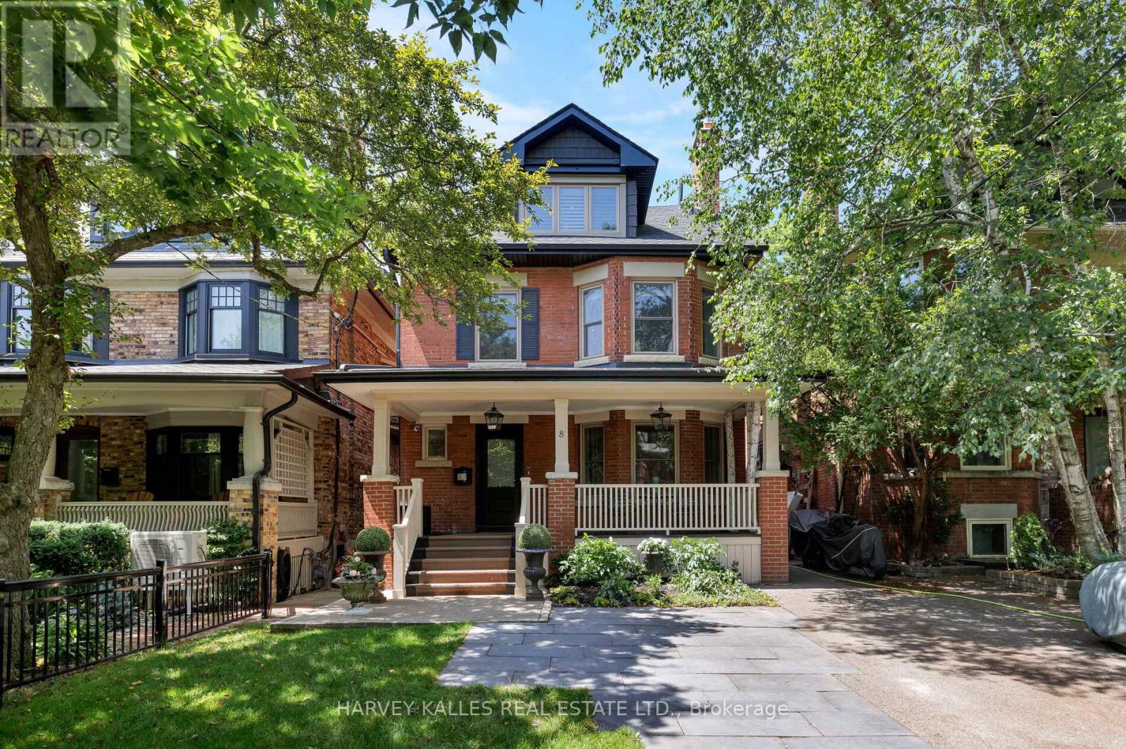 Property at 8 EDGEWOOD CRESCENT image 2