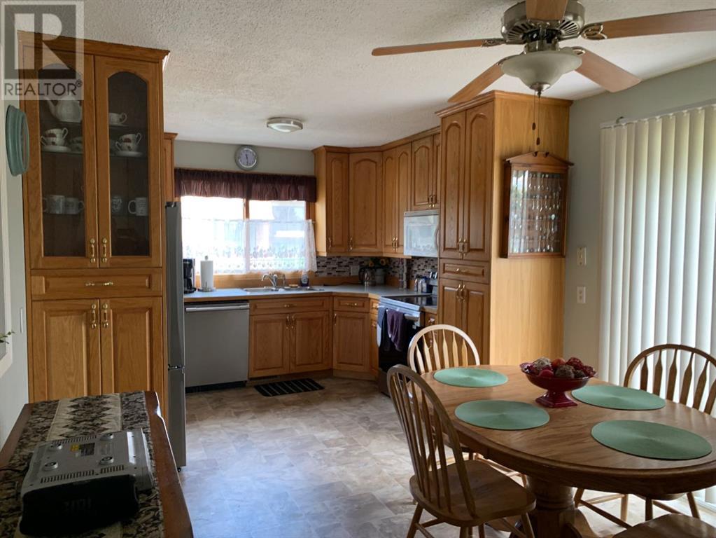 Property at 4703 55 Avenue image 3