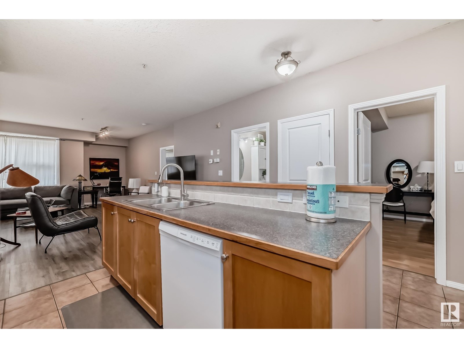 #101 8619 111 St Nw, Edmonton, Alberta  T6G 1H8 - Photo 11 - E4444160