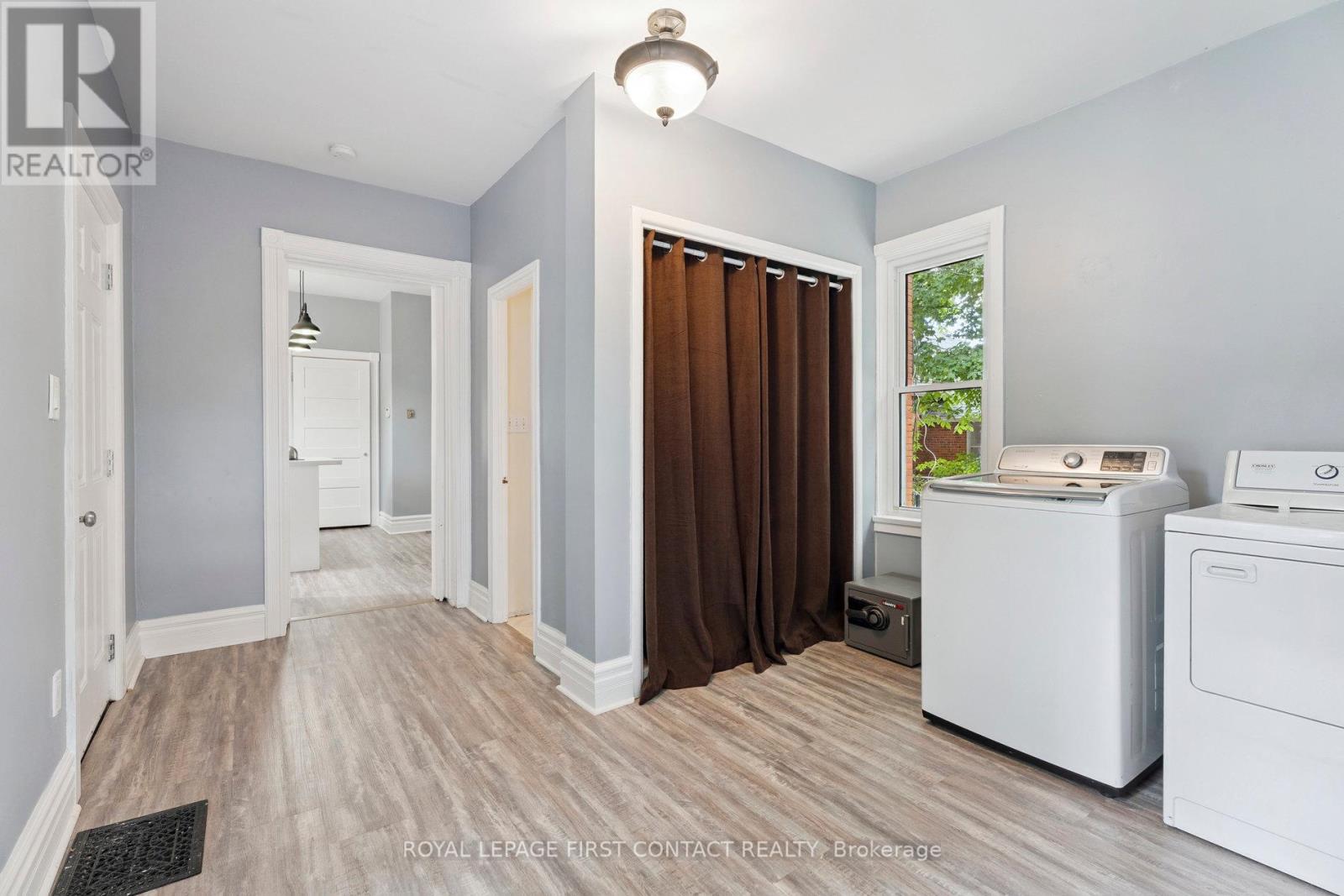 55 Burton Avenue, Barrie, Ontario  L4N 2R5 - Photo 12 - S12243707