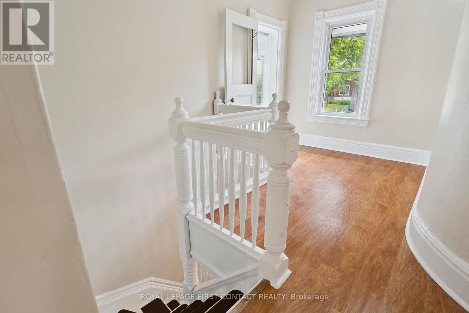 55 Burton Avenue, Barrie, Ontario  L4N 2R5 - Photo 14 - S12243707