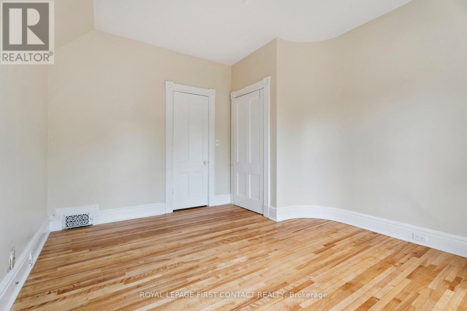 55 Burton Avenue, Barrie, Ontario  L4N 2R5 - Photo 16 - S12243707