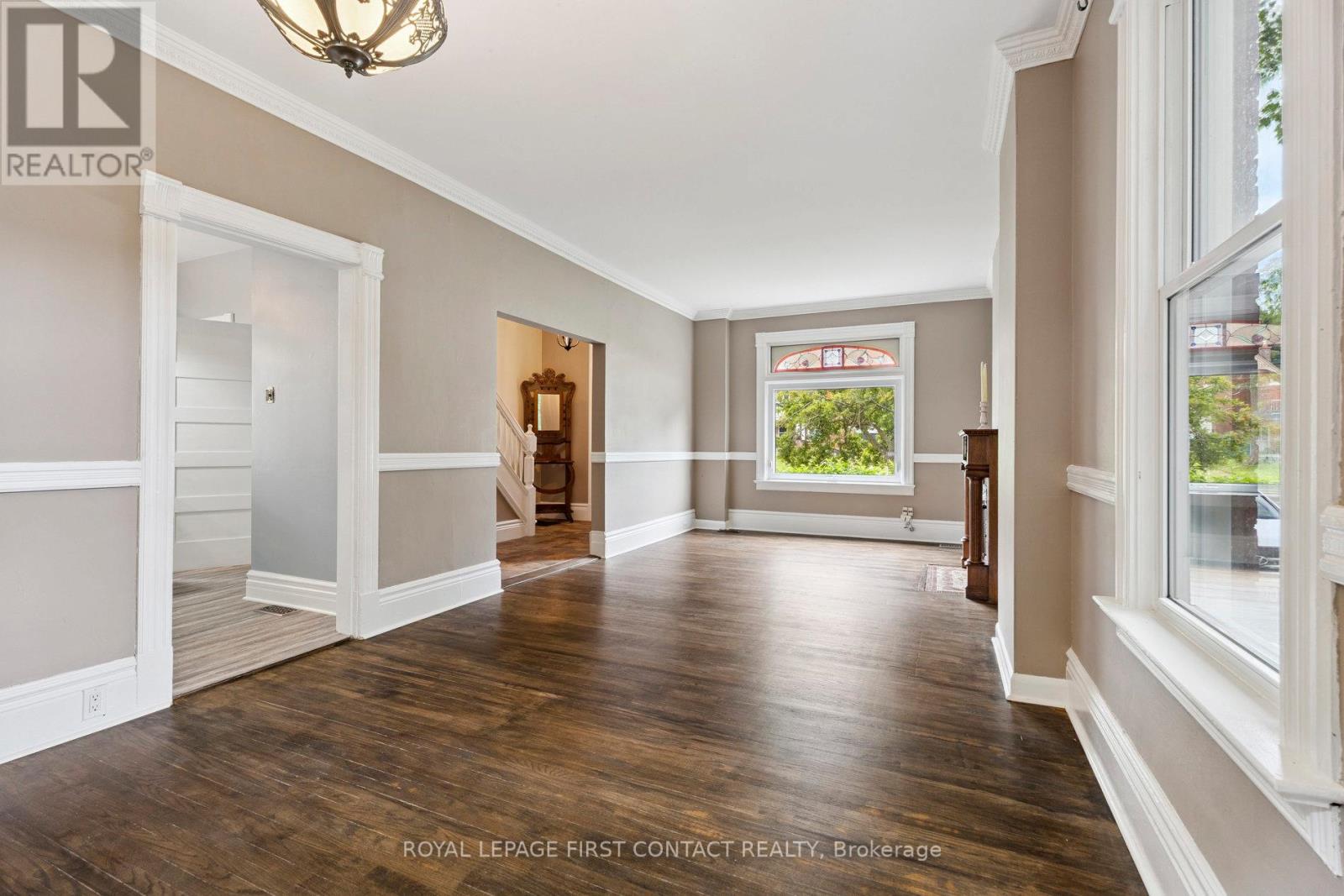 55 Burton Avenue, Barrie, Ontario  L4N 2R5 - Photo 7 - S12243707