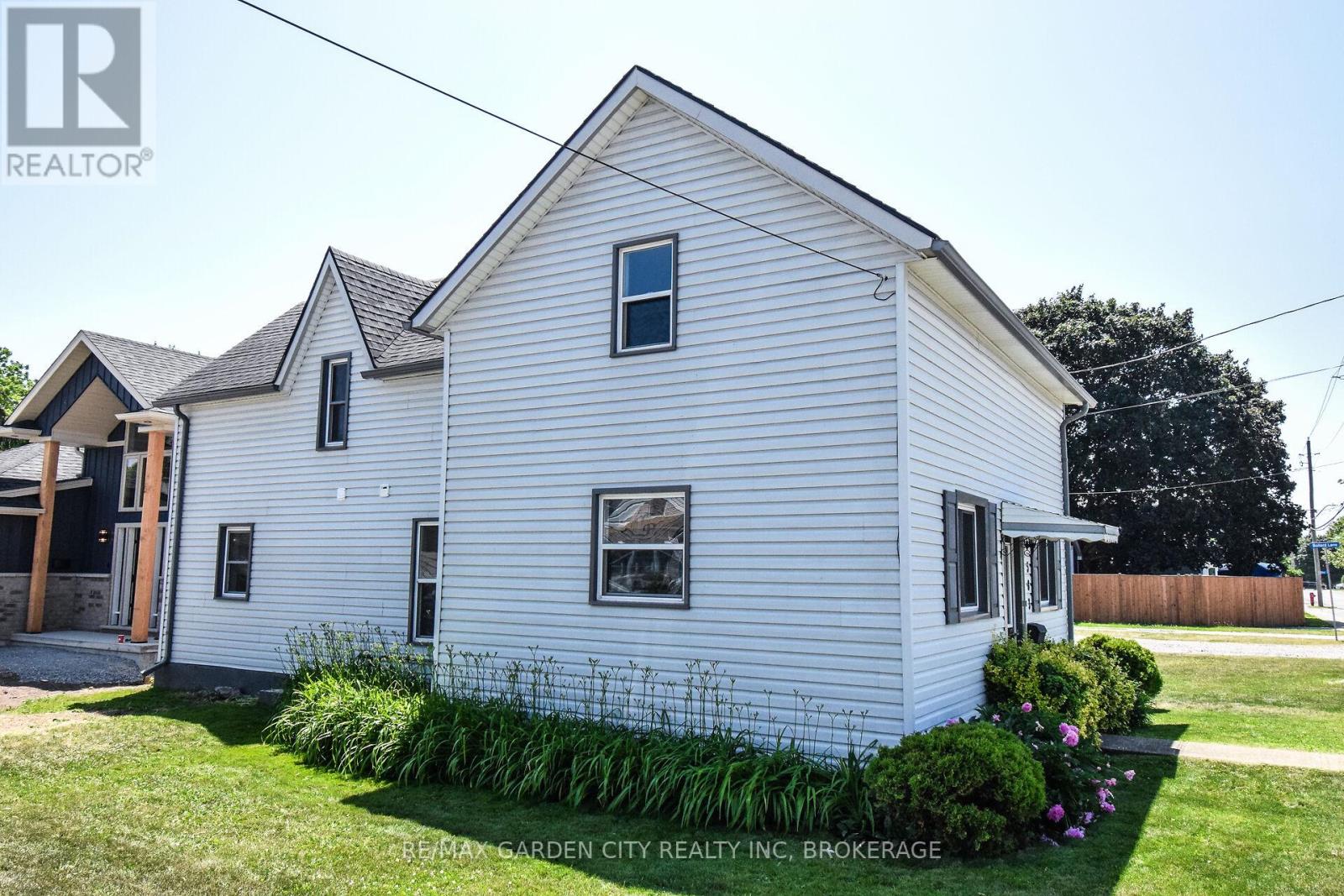Property at 583 FIELDEN AVENUE image 3
