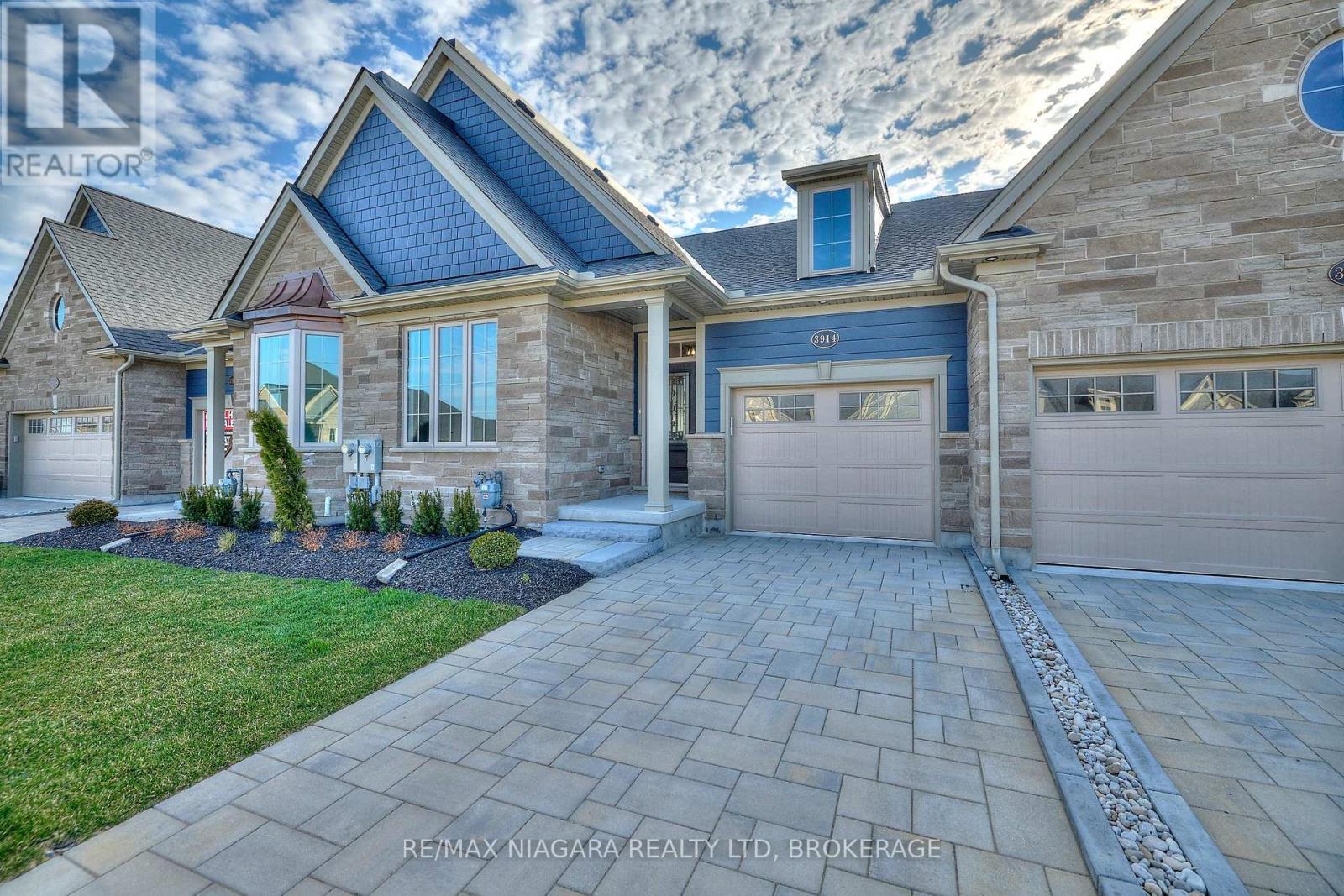 3914 Mitchell Crescent, Fort Erie, Ontario  L0S 1S0 - Photo 2 - X12243864