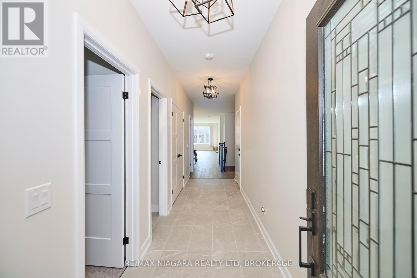 3914 Mitchell Crescent, Fort Erie, Ontario  L0S 1S0 - Photo 3 - X12243864
