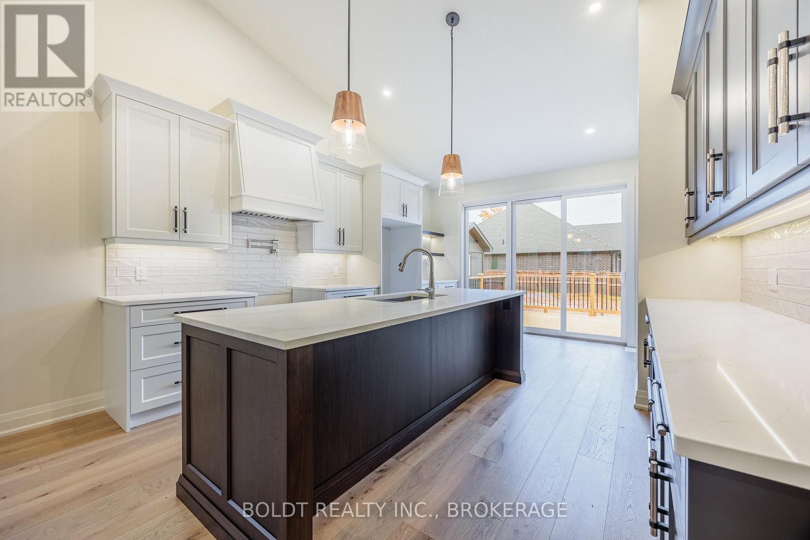 Property at 1051 PELHAM STREET image 5