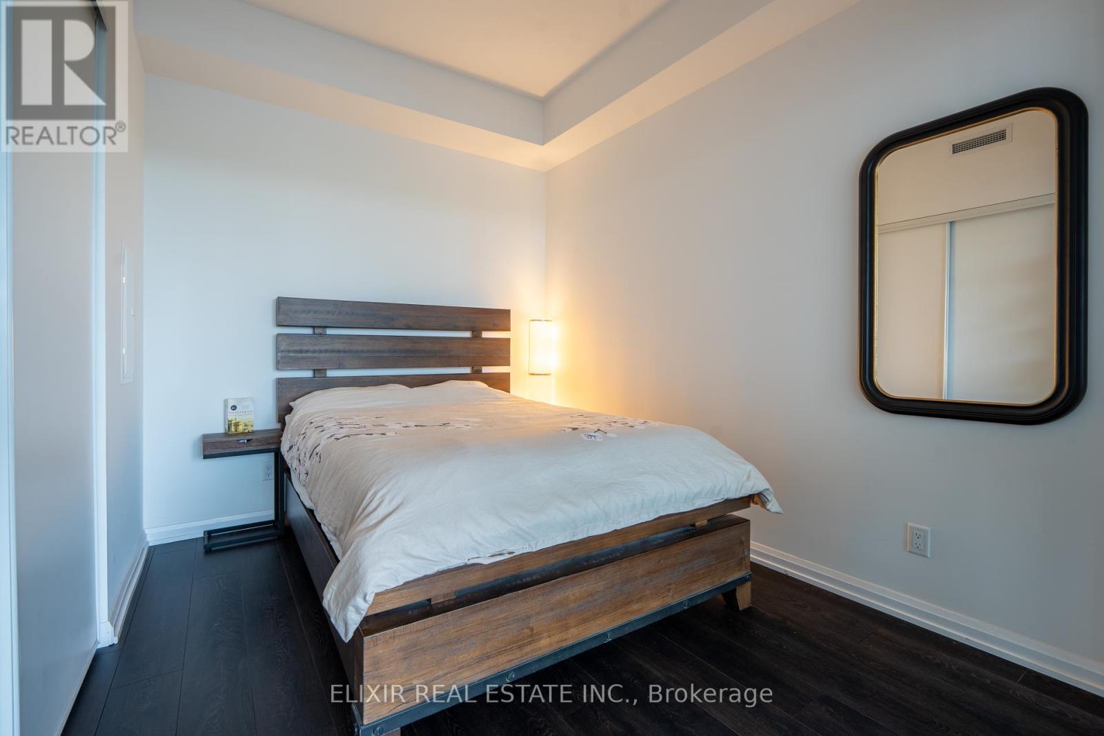 Property at 615 - 4208 DUNDAS STREET W image 5