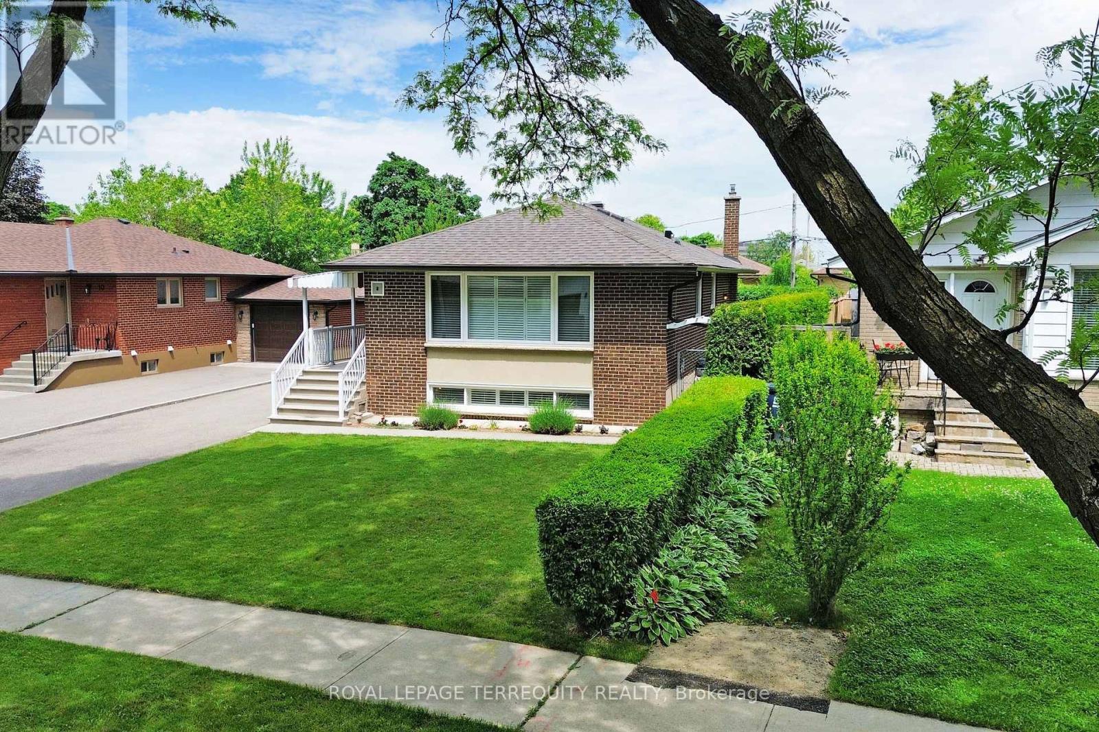 Property at 8 CROMER PLACE image 3