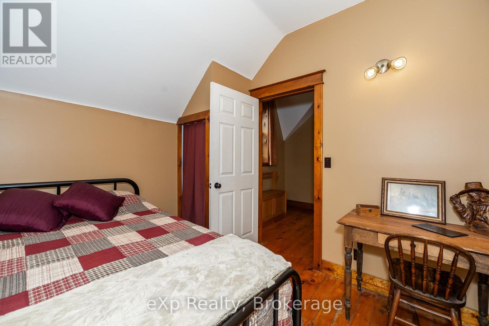 701768 5 Side Road, Chatsworth, Ontario  N0H 1K0 - Photo 22 - X12243945
