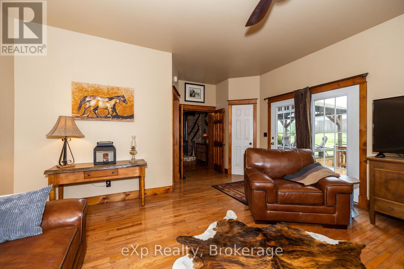 701768 5 Side Road, Chatsworth, Ontario  N0H 1K0 - Photo 7 - X12243945
